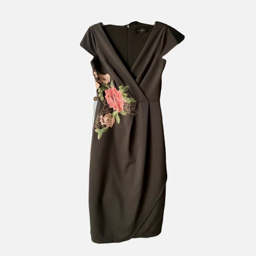 Paper Dolls London Plunge Front Pencil Dress With Embroidered Waste Size 6 Tall